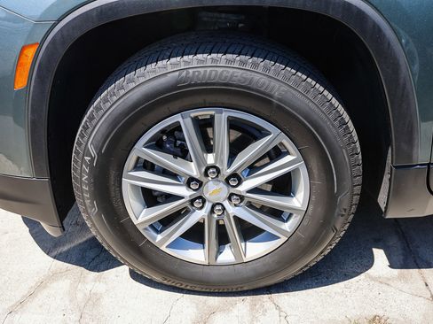 Used 2023 Chevrolet Traverse LT FWD image 30