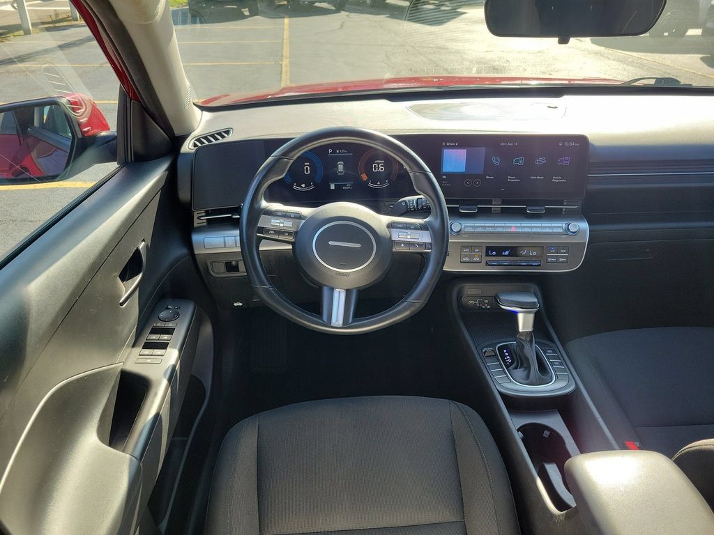 Used 2025 Hyundai Kona SEL FWD image 12