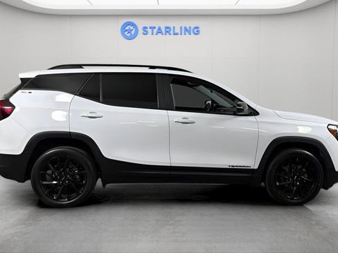 Used 2023 GMC Terrain SLE w/ Elevation Edition FWD image 11