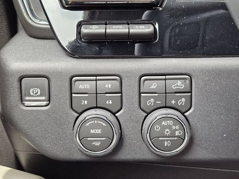 New 2026 Chevrolet Silverado 2500 ZR2 AWD/4WD image 22
