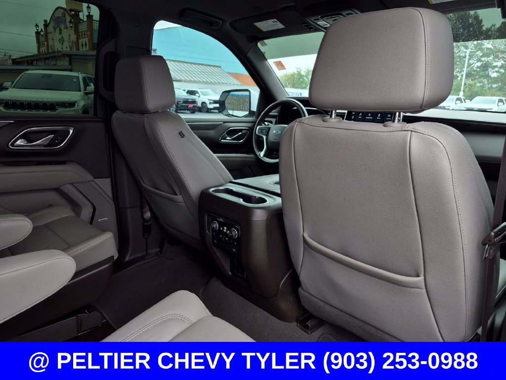 Used 2024 Chevrolet Tahoe Z71 w/ Luxury Package AWD/4WD image 16