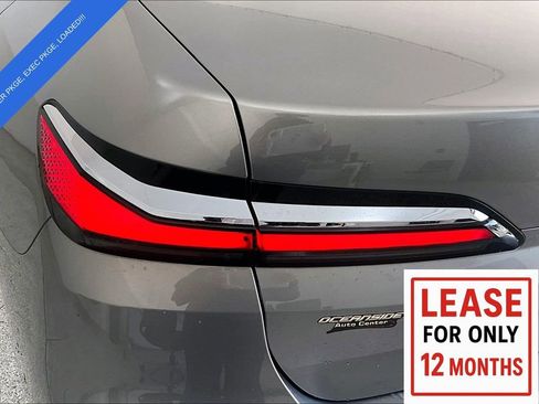 Used 2023 BMW 740i image 42