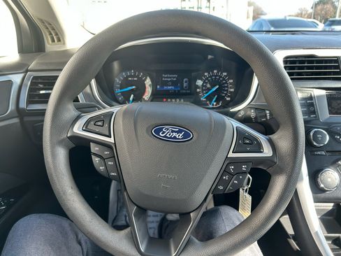 Used 2014 Ford Fusion SE image 11