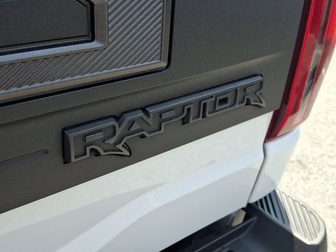 Used 2025 Ford F150 Raptor AWD/4WD image 30