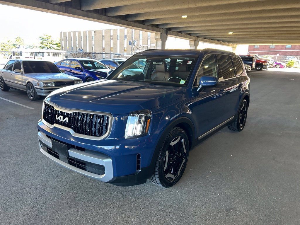Used 2023 Kia Telluride EX AWD/4WD image 8