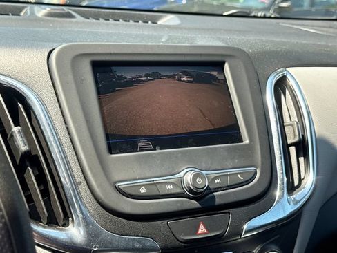 Used 2021 Chevrolet Equinox LT FWD image 20