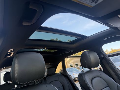 Used 2019 Mercedes-Benz GLC 300 image 26