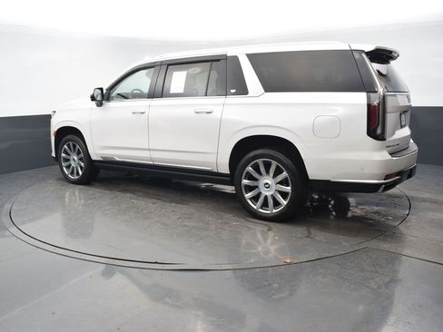 Used 2023 Cadillac Escalade ESV Premium Luxury Platinum w/ Heavy-Duty Trailer Package image 3