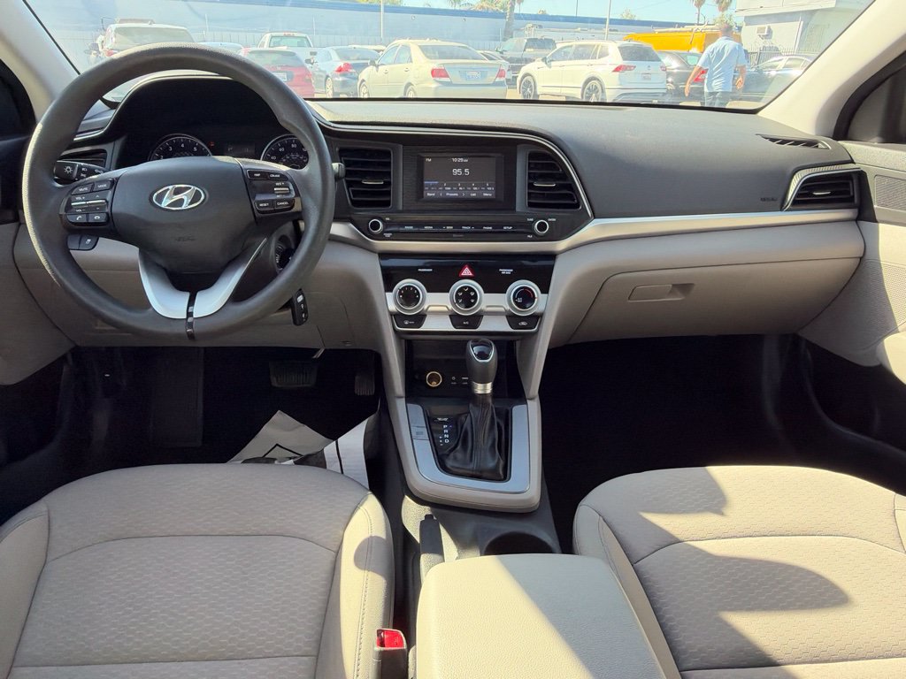 Used 2019 Hyundai Elantra SE FWD image 11