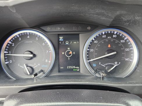 Certified 2019 Toyota Highlander XLE FWD image 23