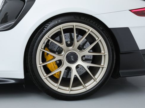 Used 2018 Porsche 911 GT2 RS image 40