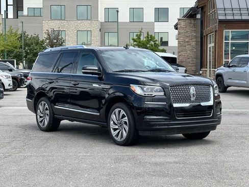 Used 2024 Lincoln Navigator Reserve AWD/4WD image 1