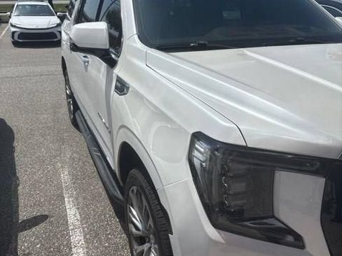 Used 2021 GMC Yukon XL Denali w/ LPO, Illumination Package RWD image 2