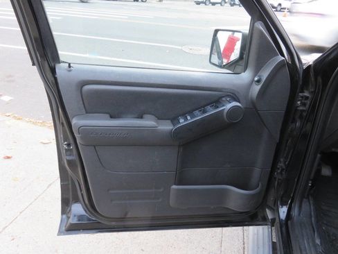 Used 2010 Ford Explorer XLT image 23