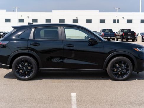 Used 2023 Honda HR-V Sport image 8