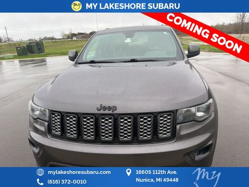 Used 2019 Jeep Grand Cherokee Altitude image 3