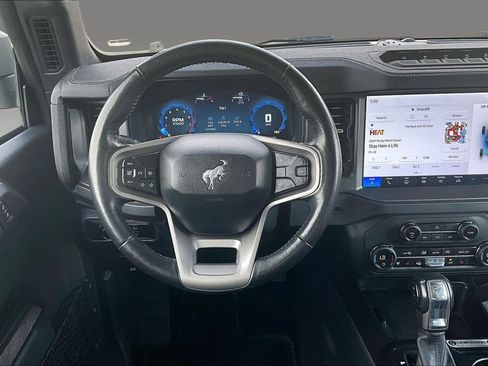 Used 2025 Ford Bronco Badlands image 2