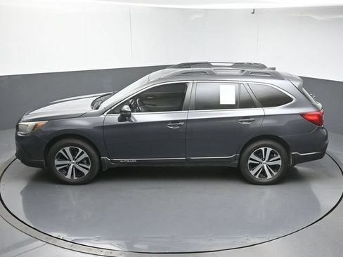 Used 2018 Subaru Outback 3.6R Limited AWD/4WD image 46