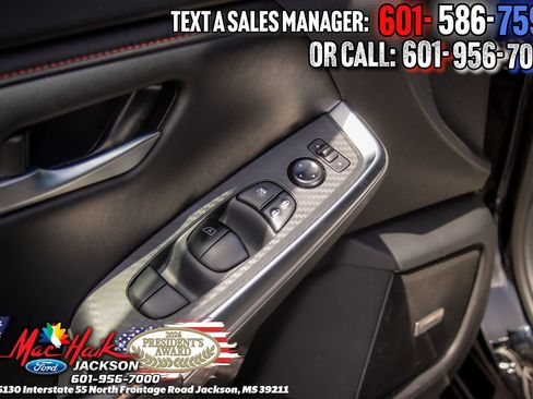 Used 2025 Nissan Sentra SR w/ SR Premium Package FWD image 10