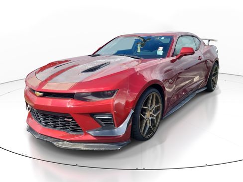 Used 2016 Chevrolet Camaro SS RWD image 3