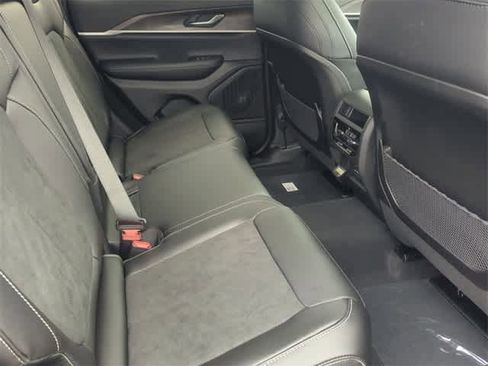 New 2026 Jeep Grand Cherokee Altitude image 20