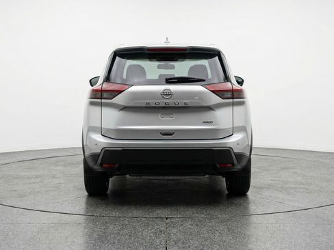 Used 2025 Nissan Rogue SV image 7