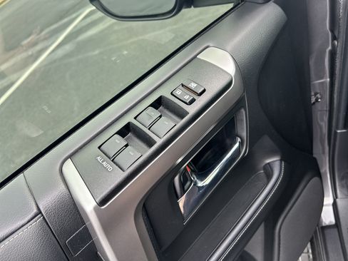 Used 2022 Toyota 4Runner SR5 Premium image 23