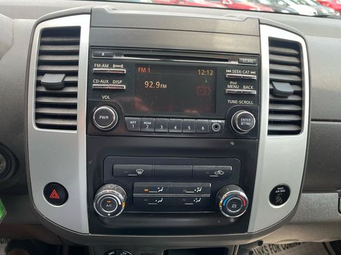 Used 2014 Nissan Frontier SV AWD/4WD image 17