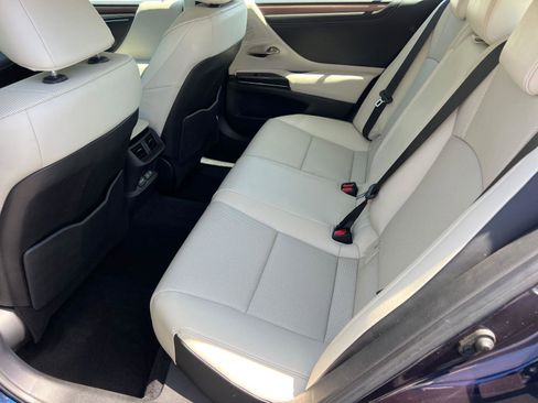 Certified 2025 Lexus ES 350 w/ Premium Package FWD image 22