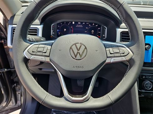 Used 2023 Volkswagen Atlas SEL image 24