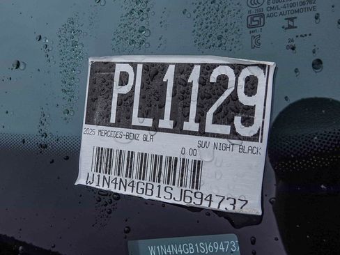 Certified 2025 Mercedes-Benz GLA 250 image 28