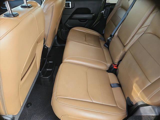Used 2021 Jeep Wrangler Unlimited Sahara w/ Cold Weather Group AWD/4WD image 24