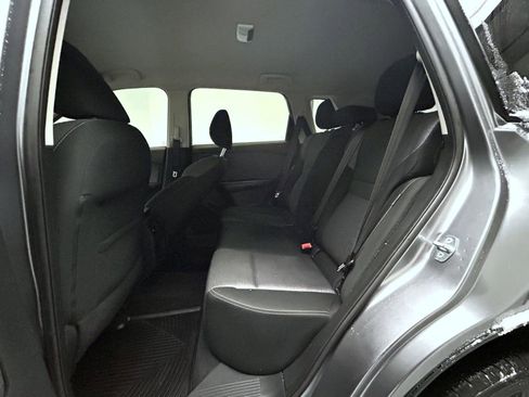 Used 2021 Nissan Rogue S image 19