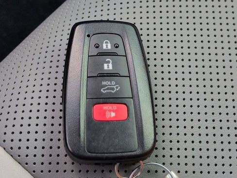 Used 2025 Toyota RAV4 Limited FWD image 29