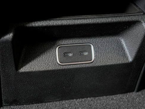 Used 2025 Mercedes-Benz GLE 450 GLE 450 image 31