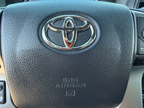 Used 2017 Toyota Tacoma Limited w/ Tow Package AWD/4WD image 21