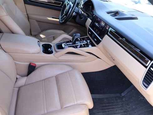 Used 2019 Porsche Cayenne SUV AWD image 10