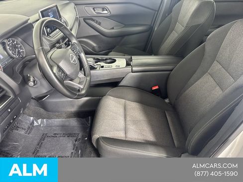 Used 2025 Nissan Rogue SV FWD image 12
