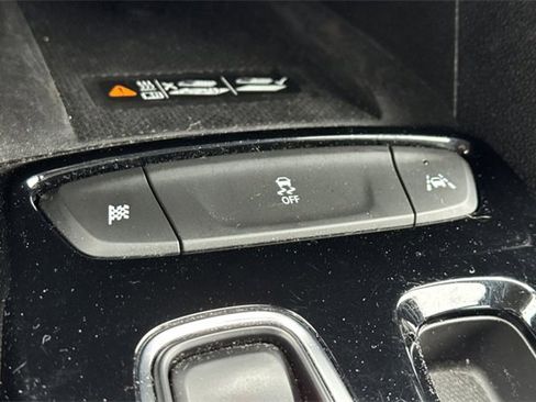 Used 2022 Chevrolet Bolt EUV LT w/ Convenience Package image 31