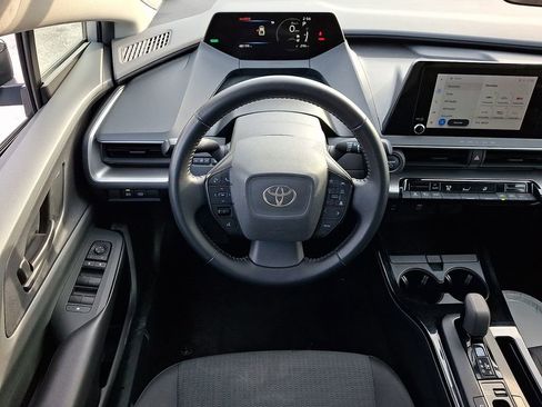 Used 2024 Toyota Prius LE image 6