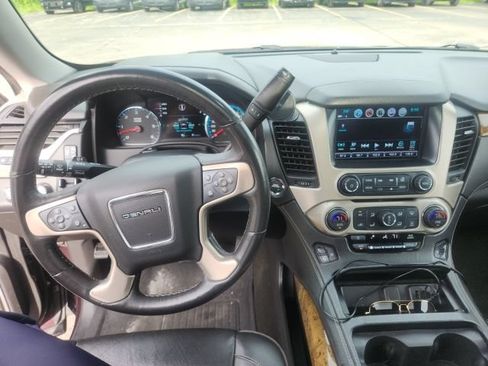 Used 2017 GMC Yukon XL Denali w/ Open Road Package AWD/4WD image 17