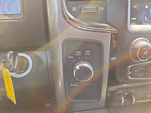 Used 2018 RAM 2500 Laramie w/ Sport Appearance Group AWD/4WD image 19