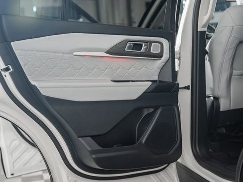 Used 2025 Ford Explorer Platinum w/ Ultimate Package image 44