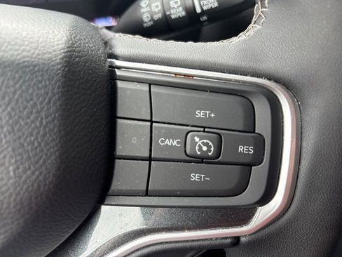 Used 2024 Jeep Wagoneer L Base image 22