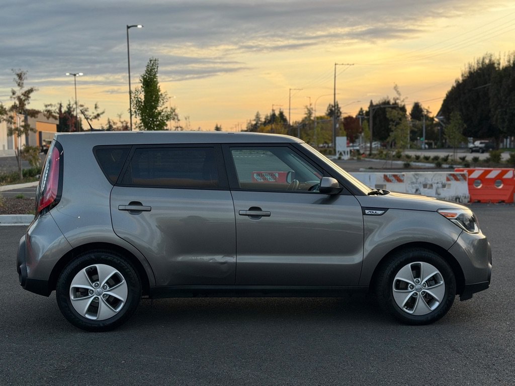 Used 2016 Kia Soul w/ Convenience Package FWD image 4