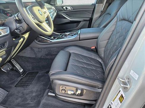 Certified 2025 BMW X7 xDrive40i w/ M Sport Package image 16