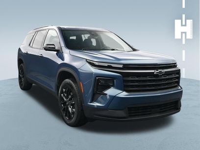 Used 2024 Chevrolet Traverse LT w/ Midnight/Sport Edition