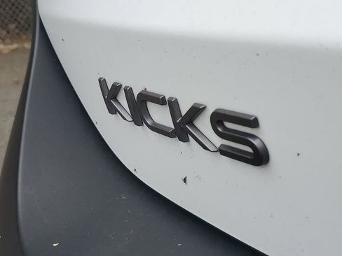 Used 2025 Nissan Kicks SV FWD image 6