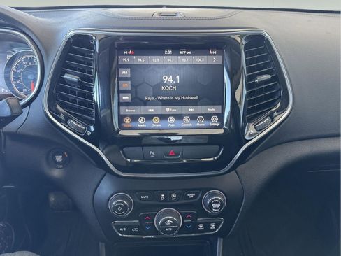 Used 2020 Jeep Cherokee Limited AWD/4WD image 19