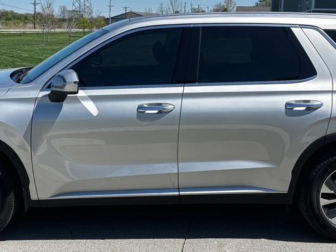 Used 2022 Hyundai Palisade SEL w/ Cargo Package image 2